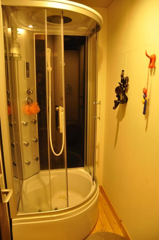 Santana Guest House Ōsaka Extérieur photo